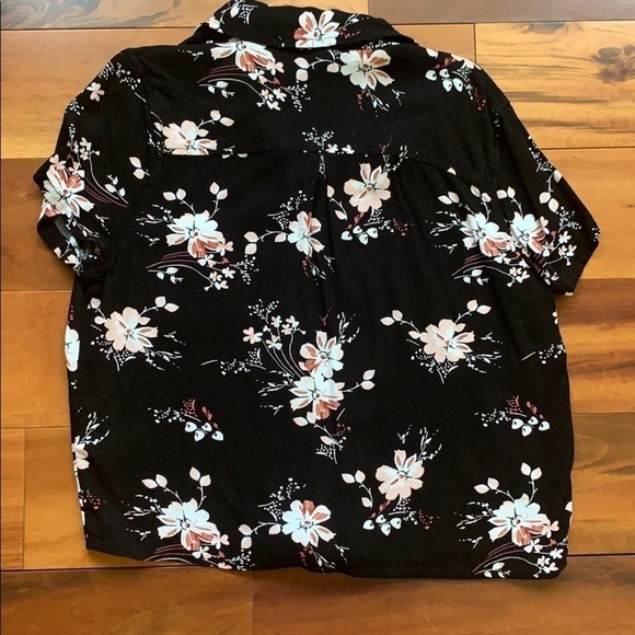 Aeropostale Tie-front Floral Top - Picture 4 of 6